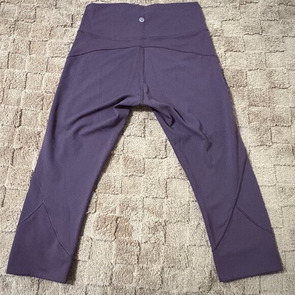 EXCELLENT Lululemon In Movement Crop Leggings Everlux 19" Purple Leggings Size 8 - Picture 11 of 11